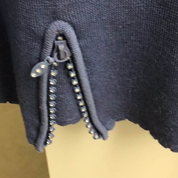 Blue sweater size large with zippers - Picture 4 of 9